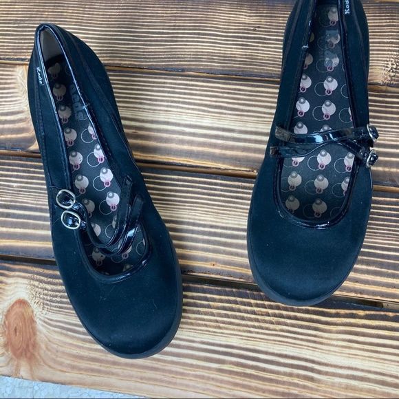 2 for $13 Ked's 8.5 black low wedge flats - Picture 2 of 4